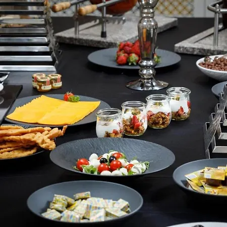 Couette-café Id Regal 4*