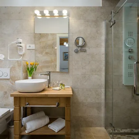 Id Regal Couette-café 4*