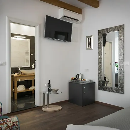 Id Regal Oda ve Kahvaltı 4*